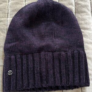 Burgandy womens lululemon beanie